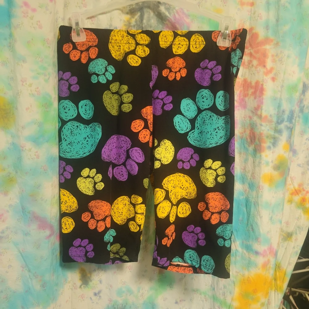 Colorful paw print biker shorts size medium